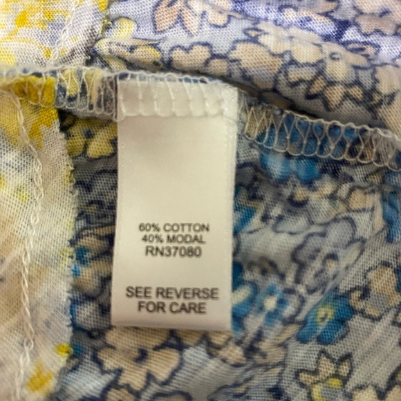 Cato Floral Blouse with Ruffled Sleeves - Picture 3 of 6